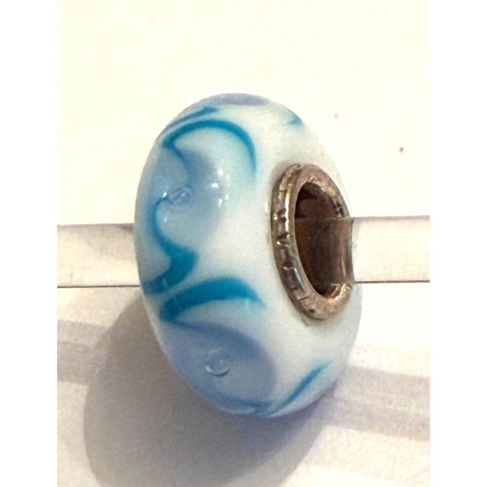 NEW TROLLBEADS women's universal unique bead charm in blue/ white
